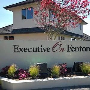 Motel Executive On Fenton